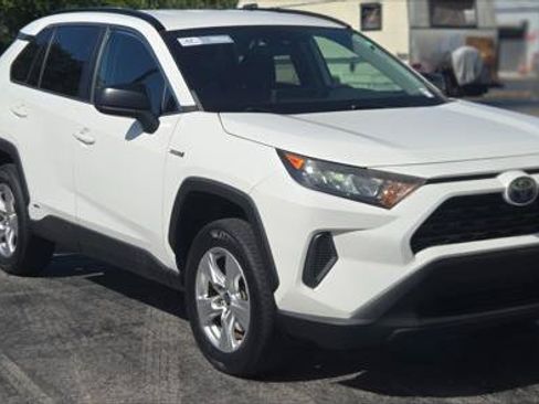 Used 2021 Toyota RAV4 LE AWD/4WD image 9
