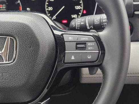 Used 2025 Honda Pilot EX-L image 26