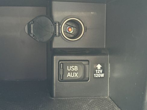 Used 2012 Toyota Camry LE FWD image 36