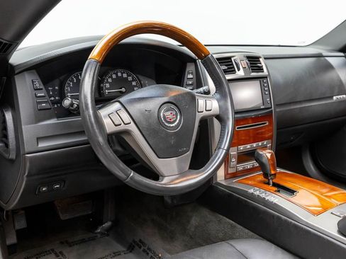 Used 2007 Cadillac XLR RWD image 17