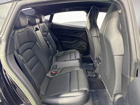 Used 2023 Porsche Taycan 4S w/ Premium Package image 43