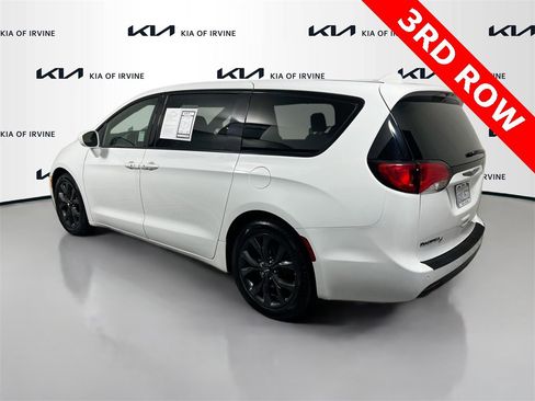 Used 2020 Chrysler Pacifica Touring w/ S Appearance Package image 5