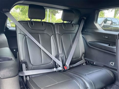 New 2025 Jeep Grand Cherokee L Limited w/ Luxury Tech Group II image 33