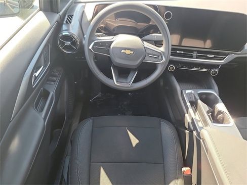 New 2026 Chevrolet Equinox EV LT image 16