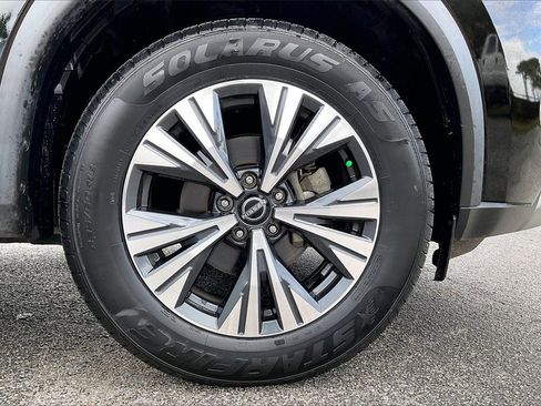 Used 2023 Nissan Rogue SV image 35