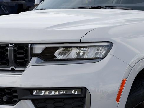 New 2026 Jeep Grand Cherokee L Limited AWD/4WD image 10