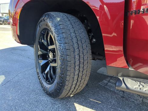 Used 2022 Chevrolet Tahoe Z71 w/ Luxury Package image 36