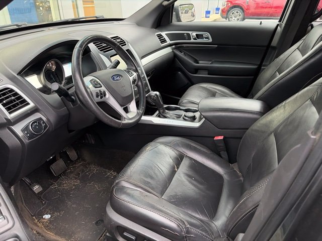 Used 2015 Ford Explorer XLT w/ Equipment Group 202A AWD/4WD image 5