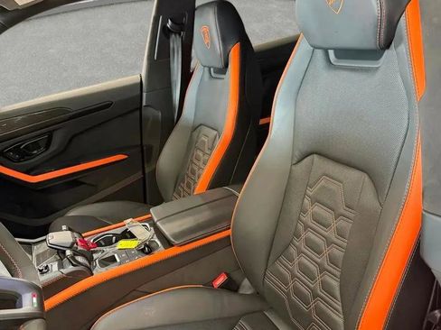 Used 2025 Lamborghini Urus SE AWD/4WD image 6