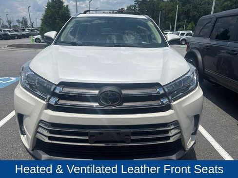 Used 2018 Toyota Highlander Limited AWD/4WD image 2