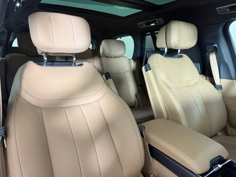 Used 2025 Land Rover Range Rover Autobiography AWD/4WD image 34