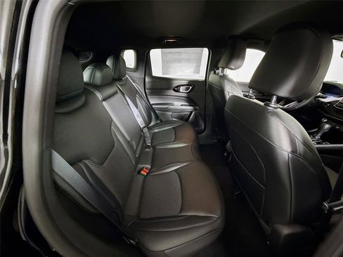 New 2026 Jeep Compass Latitude AWD/4WD image 18