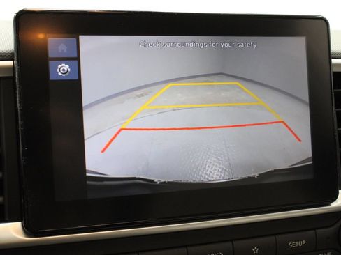 Used 2023 Hyundai Venue SEL FWD image 3