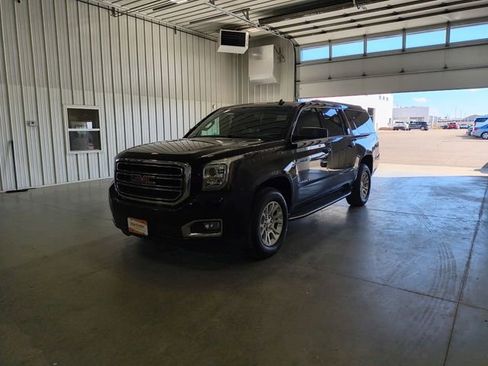 Used 2015 GMC Yukon XL SLT w/ HD Trailering Package image 4