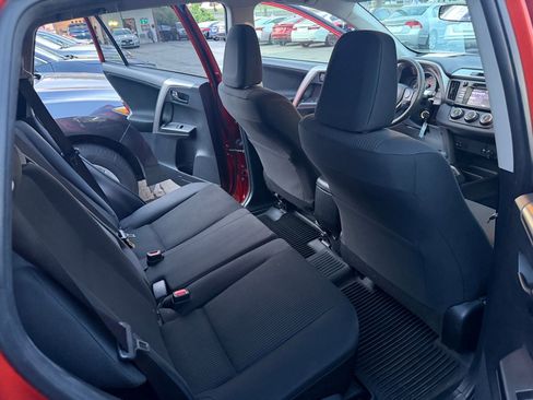 Used 2016 Toyota RAV4 LE FWD image 11