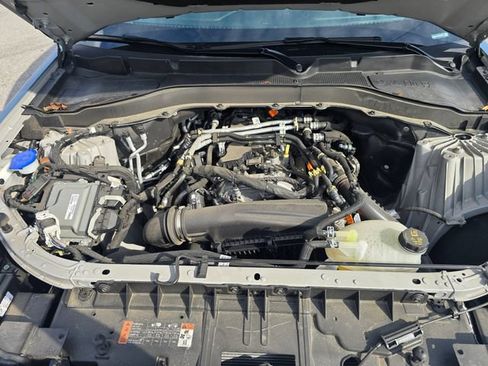 Used 2025 Ford Explorer Active AWD/4WD image 33