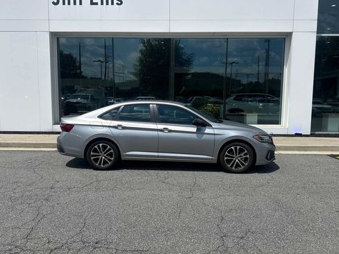 Used 2023 Volkswagen Jetta Sport FWD image 1
