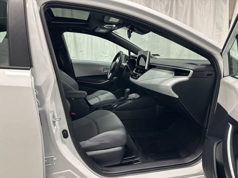 Used 2025 Toyota Corolla SE w/ SE Premium Package image 56