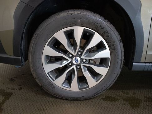 Used 2024 Subaru Outback Limited AWD/4WD image 9
