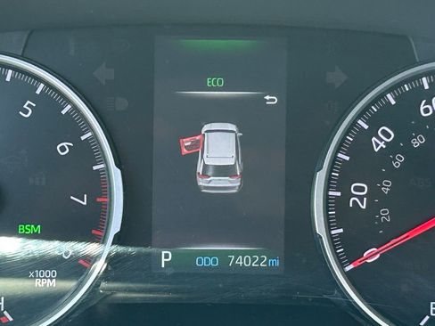 Used 2022 Toyota RAV4 XLE AWD/4WD image 23