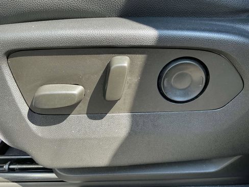 Used 2022 GMC Yukon XL AT4 w/ AT4 Premium Plus Package image 12