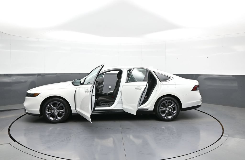 Certified 2023 Honda Accord EX image 42