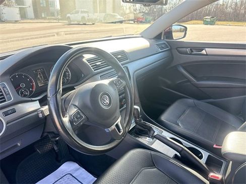 Used 2014 Volkswagen Passat 1.8T SE image 21