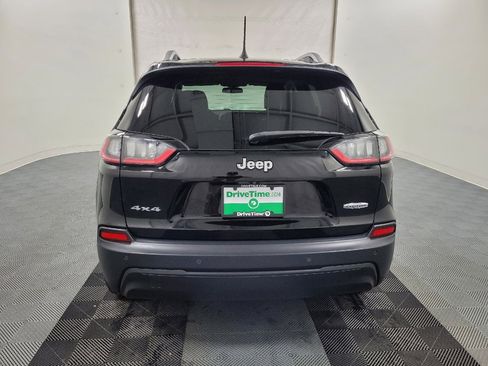 Used 2019 Jeep Cherokee Latitude Plus AWD/4WD image 6