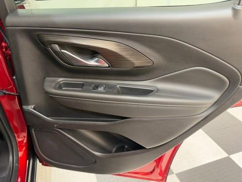 Used 2024 GMC Terrain SLE image 21