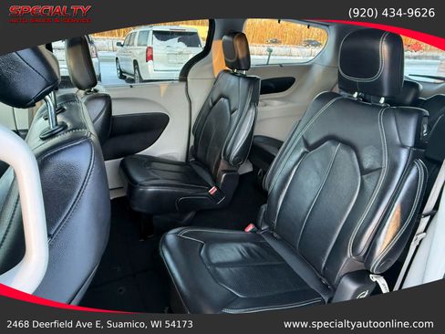 Used 2022 Chrysler Pacifica Touring-L image 20