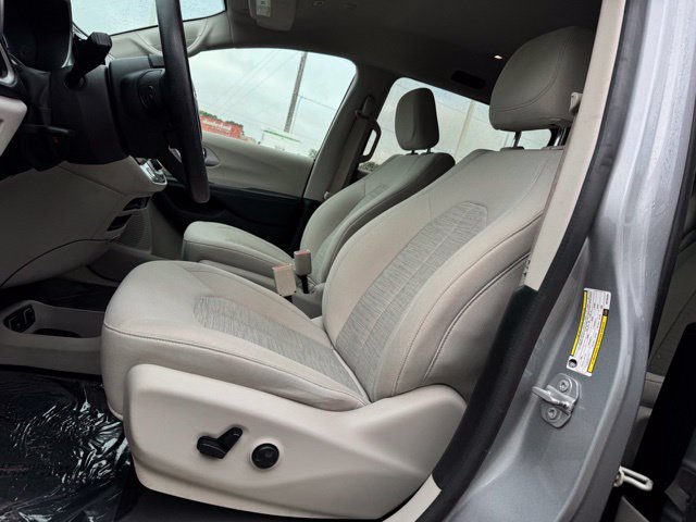 Used 2019 Chrysler Pacifica Touring Plus FWD image 5