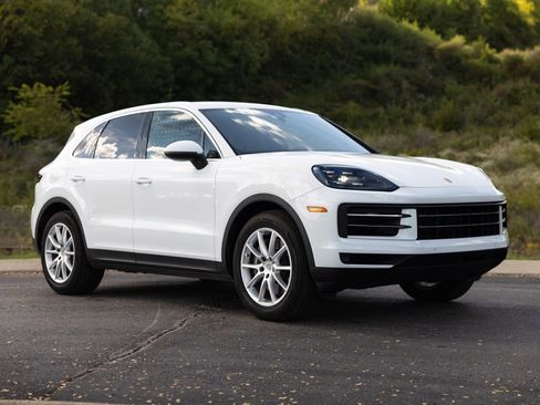 Used 2024 Porsche Cayenne image 11