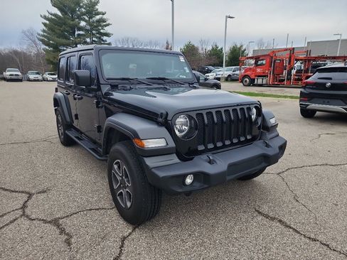 Used 2022 Jeep Wrangler Unlimited Sport image 9