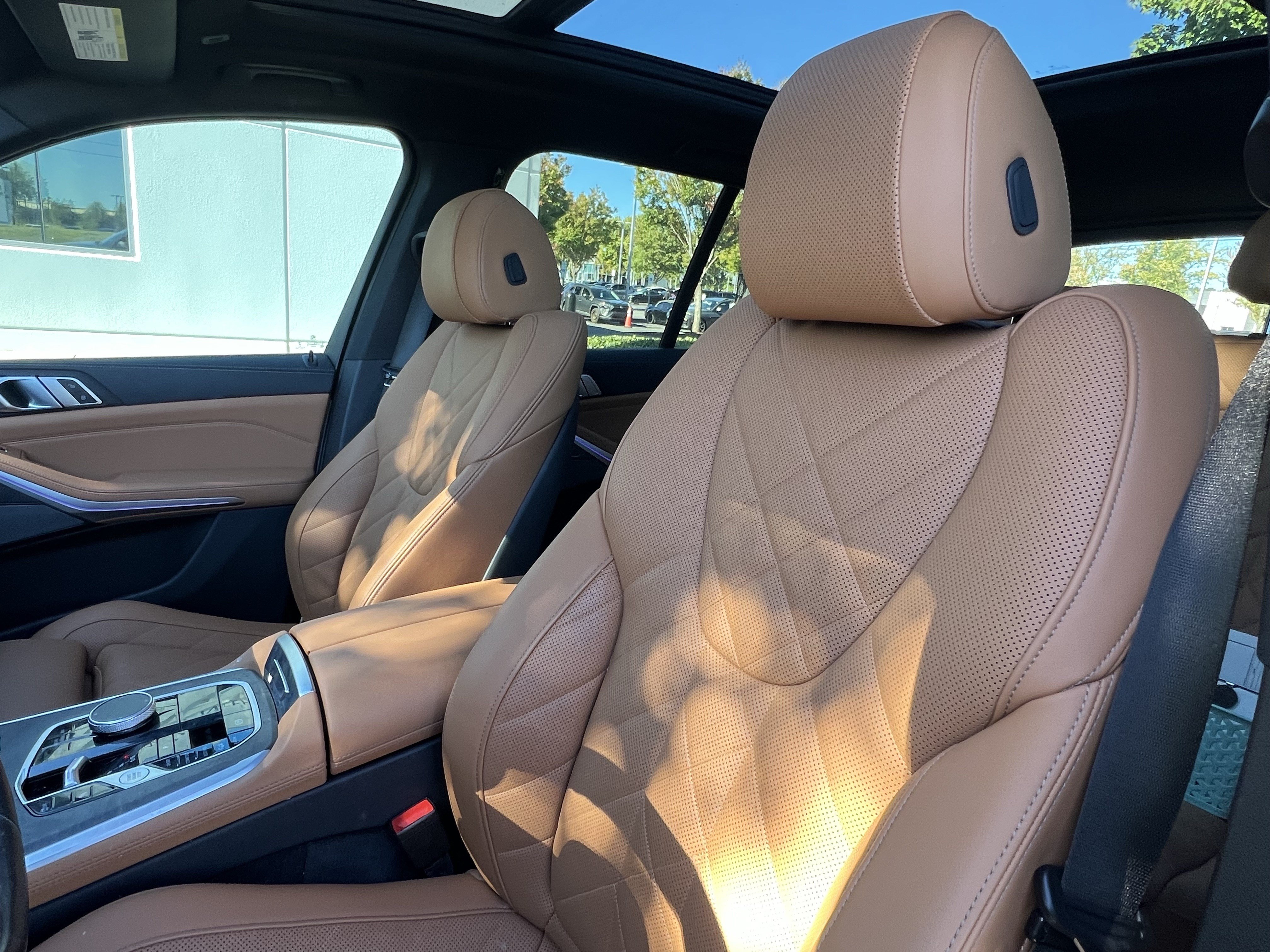 Used 2024 BMW X5 xDrive40i w/ M Sport Package AWD/4WD image 16