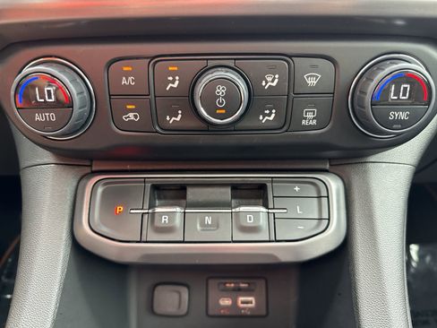 Used 2023 GMC Acadia AT4 w/ Technology Package AWD/4WD image 17