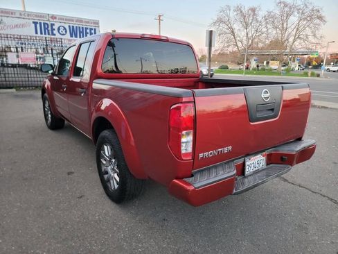Used 2012 Nissan Frontier SV w/ Sport Appearance Pkg image 3