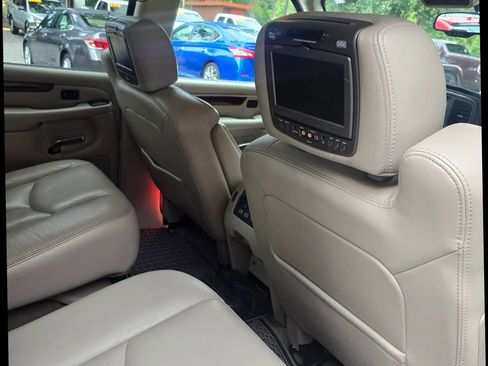 Used 2006 Cadillac Escalade AWD image 10