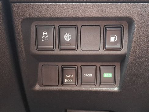 Used 2019 Nissan Rogue S AWD/4WD image 22