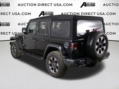Used 2018 Jeep Wrangler Unlimited Sahara AWD/4WD image 39