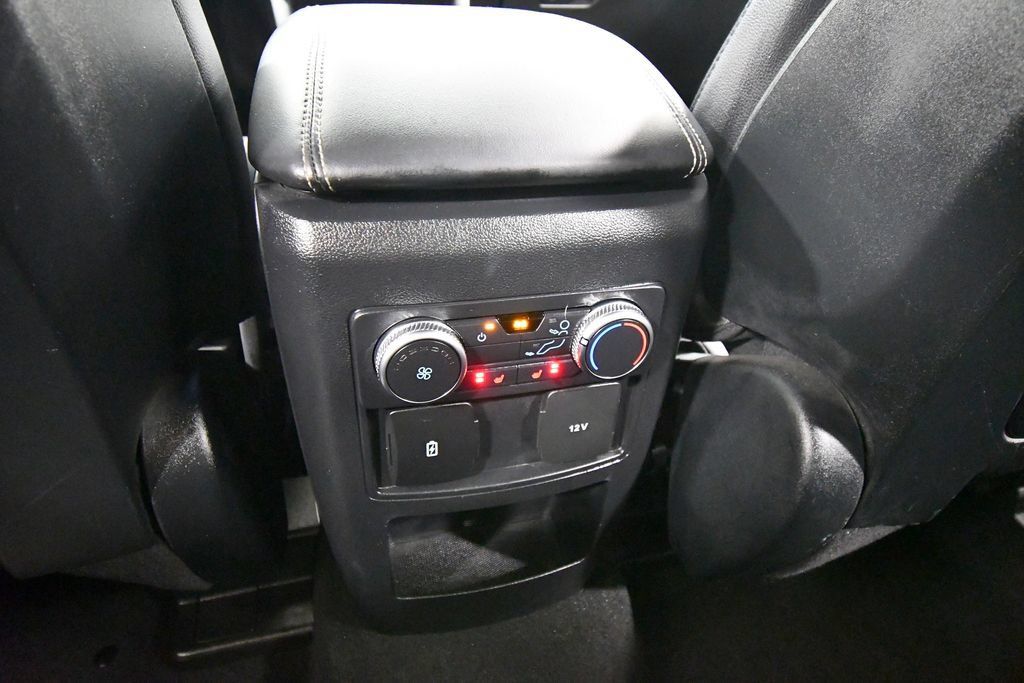 Used 2020 Ford Explorer XLT w/ Equipment Group 202A AWD/4WD image 16