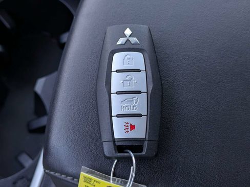 Used 2024 Mitsubishi Outlander SE AWD/4WD image 30