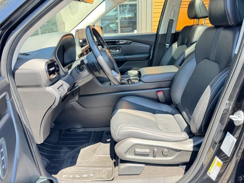 Used 2023 Honda Pilot Touring image 12