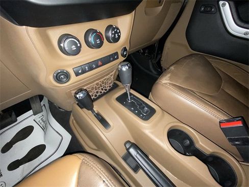 Used 2015 Jeep Wrangler Sahara w/ Connectivity Group image 19