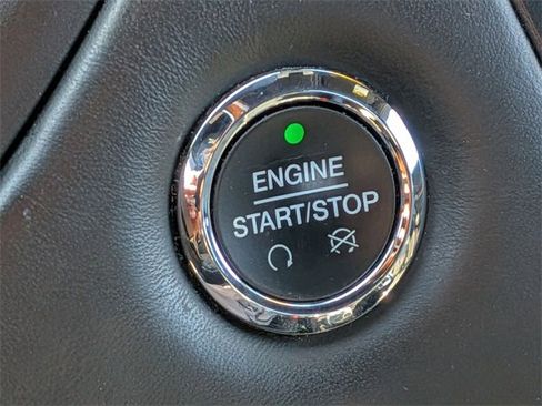 Used 2018 Ford Explorer Platinum image 21