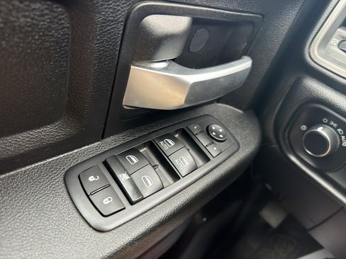 Used 2019 RAM 5500 Tradesman w/ Chrome Appearance Group AWD/4WD image 6