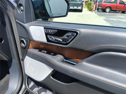 Used 2024 Lincoln Navigator Black Label AWD/4WD image 25
