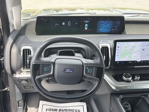 Used 2025 Ford Expedition Max Platinum w/ Driver's Package image 18