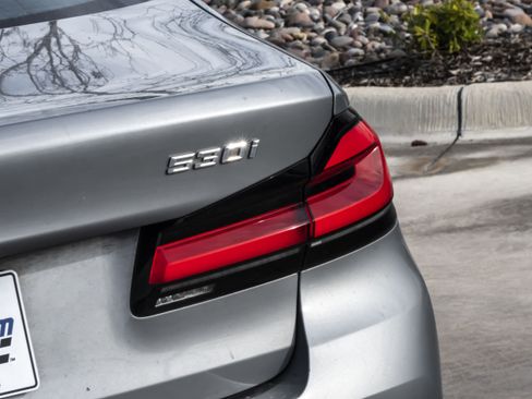 Used 2023 BMW 530i xDrive w/ Premium Package image 11