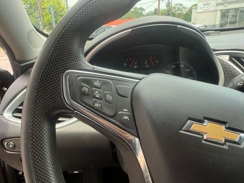 Used 2023 Chevrolet Malibu LT FWD image 30