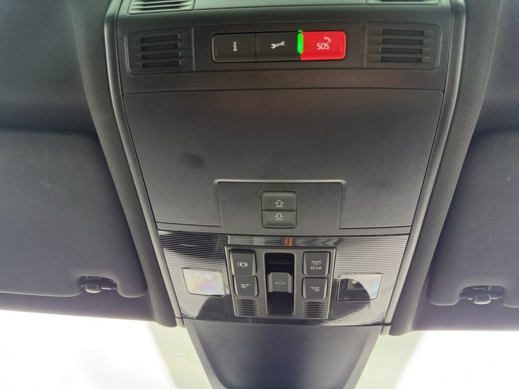 Used 2022 Volkswagen Tiguan SEL R-Line AWD/4WD image 19